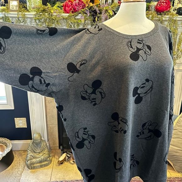 Torrid Women's 6 Disney Mickey & Minnie Mouse gray classic so soft sweatshirt - Picture 2 of 12